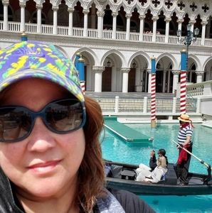 Meet your Posher, Linette